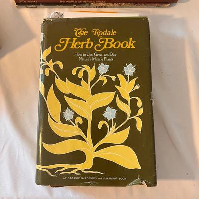 Herbs and Mushroom Books (D-DZ)
