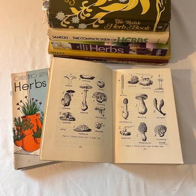 Herbs and Mushroom Books (D-DZ)