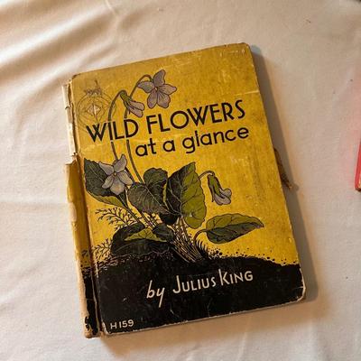 Vintage Nature Books (D-DZ)