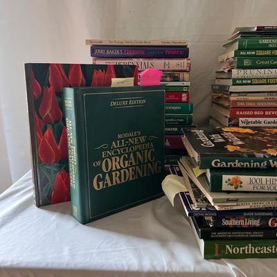 All Things Gardening Book Assortment (D-DZ)