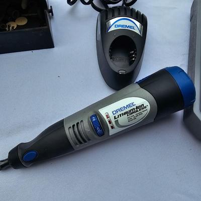 Dremel Cordless Rotary Tool, Stand & Accessories (G2-JS)