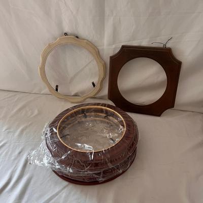 Collectible Persis Weirs Porcelain Cat Plates w/ Wooden Frames (D-DZ)