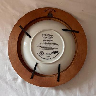 Collectible Persis Weirs Porcelain Cat Plates w/ Wooden Frames (D-DZ)