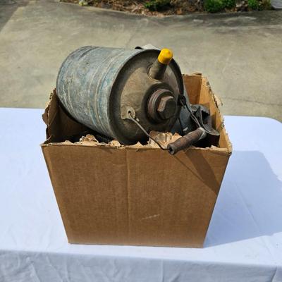 Vintage Oil Cans & Stuff (G2-JS)