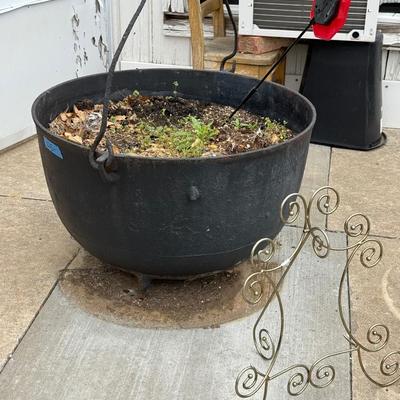 Flower pots