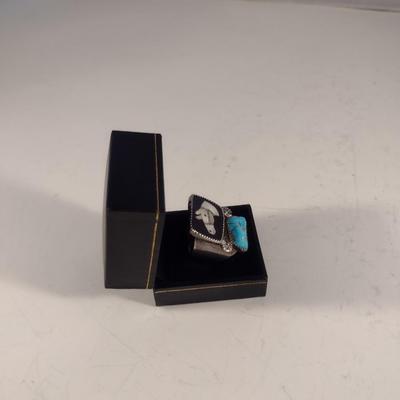 Native American Hand-Crafted Zuni Ring Mother of Pearl Horse Set in Onyx Base with Turquoise Stone (#5)