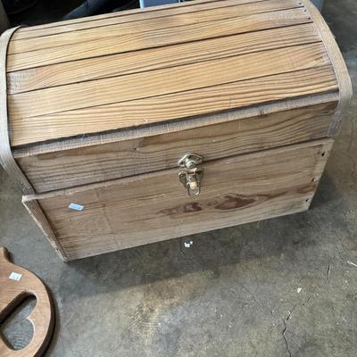 Wood chest