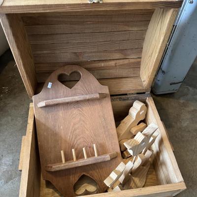 Wood chest