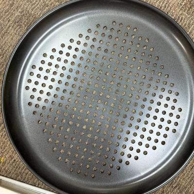 Pizza tray and Pizza Bible cookbook