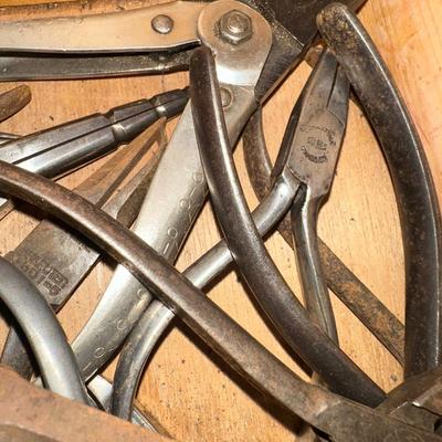 Pliers Lot