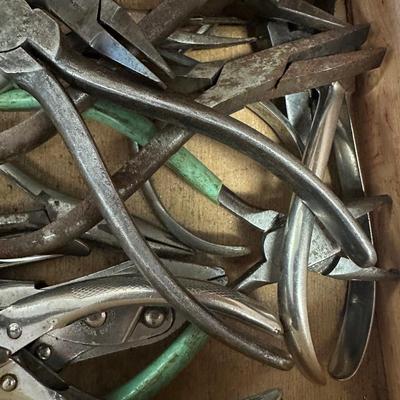 Pliers Lot