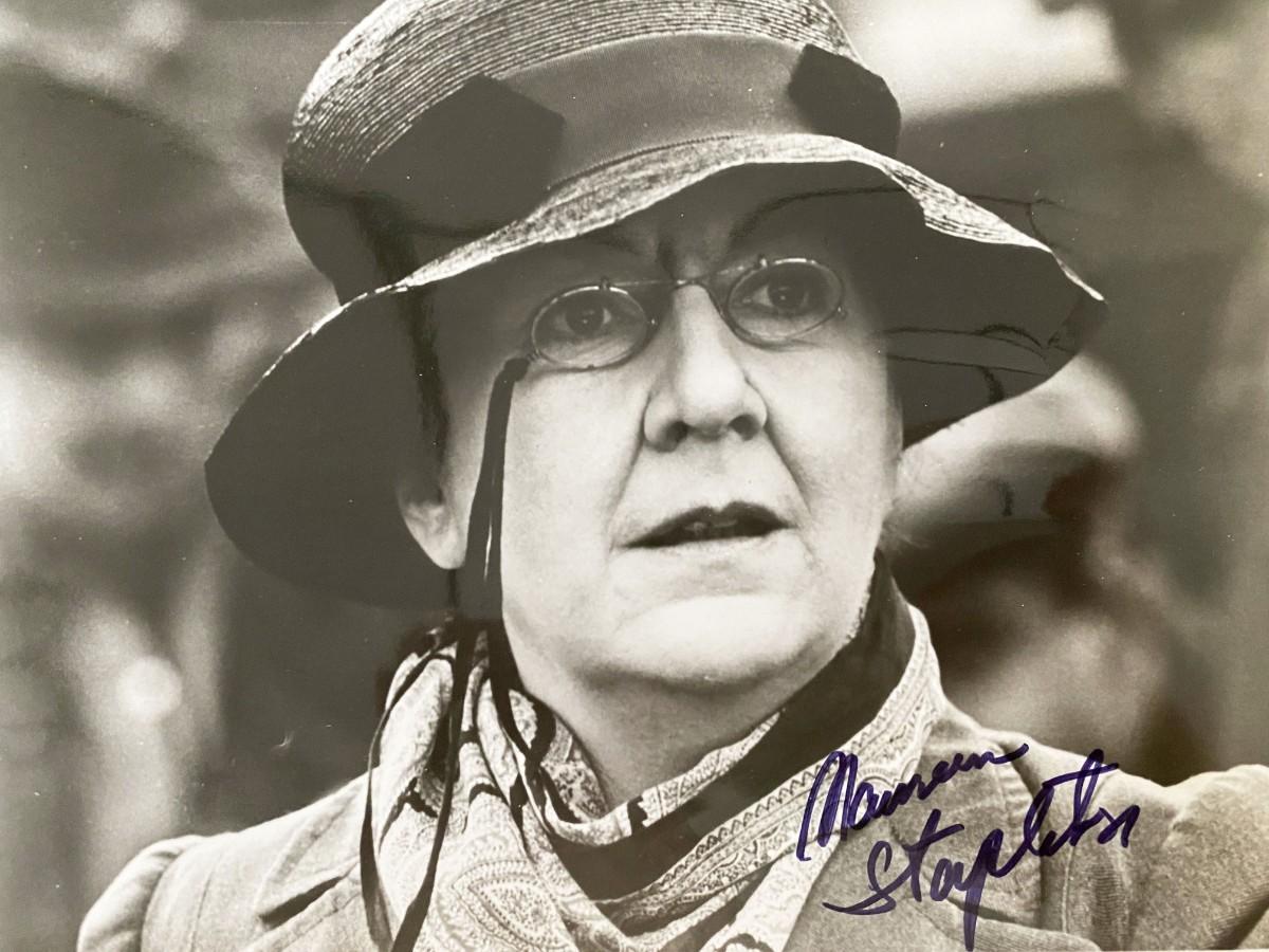 Maureen Stapleton signed photo | EstateSales.org