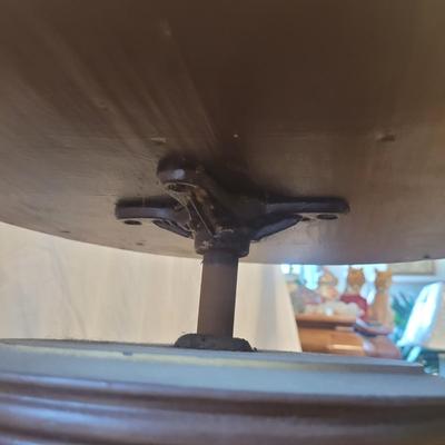 Antique Adjustable Piano Stool (D-CE)
