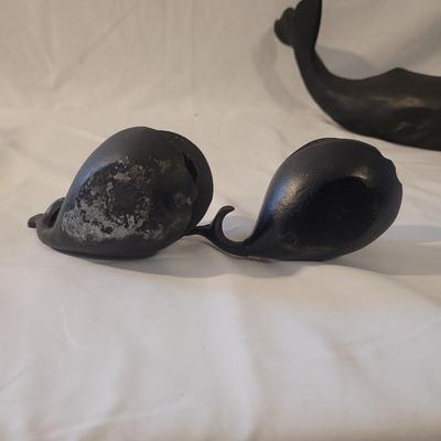 Cast Iron Sperm Whale and Small Ashtrays (D-CE)