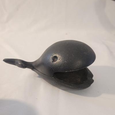 Cast Iron Sperm Whale and Small Ashtrays (D-CE)