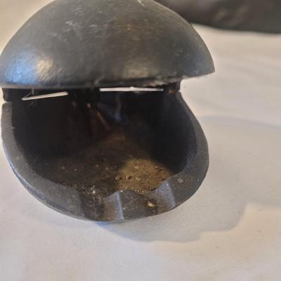 Cast Iron Sperm Whale and Small Ashtrays (D-CE)