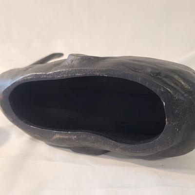 Cast Iron Sperm Whale and Small Ashtrays (D-CE)
