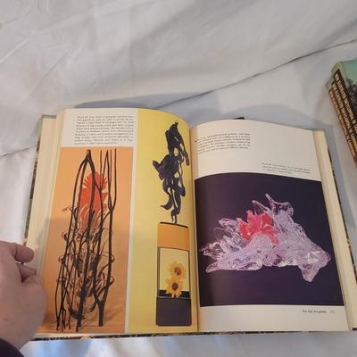 Greystoneâ€™s New Illustrated Encyclopedia of Gardening Books (D-CE)
