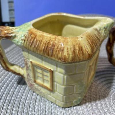 Vintage 1940's Keele Street Pottery Thatched Cottage Creamer & Sugar in VG Preowned Condition.