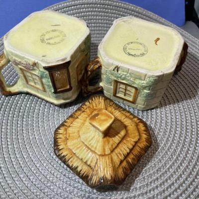 Vintage 1940's Keele Street Pottery Thatched Cottage Creamer & Sugar in VG Preowned Condition.