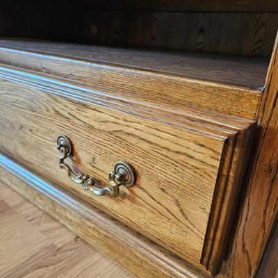 Oak Entertainment Cabinet (UD-DW)