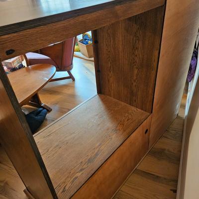 Oak Entertainment Cabinet (UD-DW)