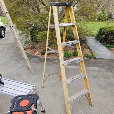 Collection of Ladders & Accessories (G2-JS)