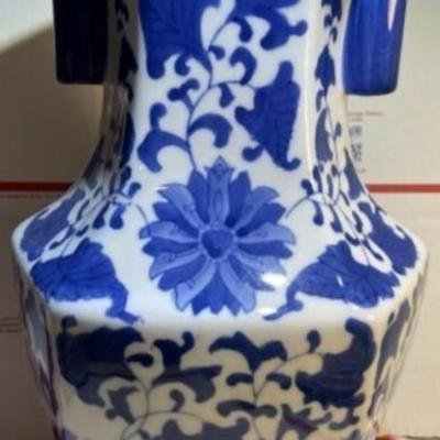 20th Century Chinese Vase Decor 13.5" Tall Preowned from an Estate. Heavy Vase.