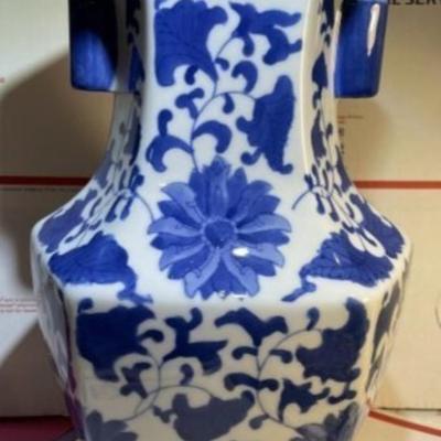 20th Century Chinese Vase Decor 13.5" Tall Preowned from an Estate. Heavy Vase.