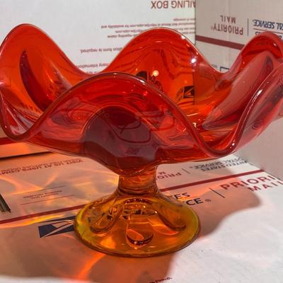 Mid-Century Amberina Glass Pedestal Bowl w/Ruffled Edge 9" Diameter in VG Preowned Condition.