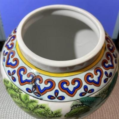 Chinese 20th Century Modern 12" Tall Ginger Jar Cannister in Good Preowned Condition.