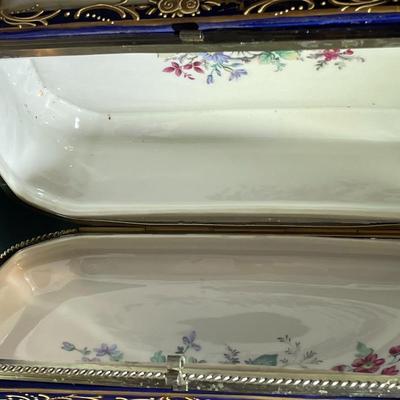 Vintage Japanese Large Figural Porcelain Hinged Trinket Box 10.5" Long, 6.5" Wide, & 5.75" Tall. (see desc)