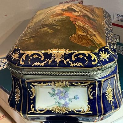 Vintage Japanese Large Figural Porcelain Hinged Trinket Box 10.5" Long, 6.5" Wide, & 5.75" Tall. (see desc)