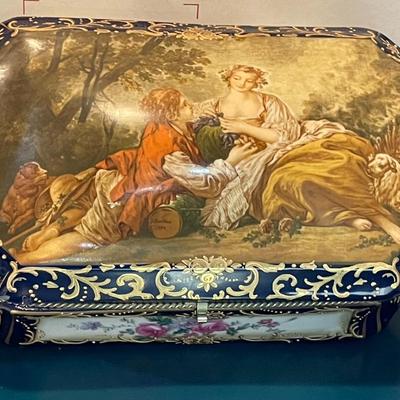 Vintage Japanese Large Figural Porcelain Hinged Trinket Box 10.5" Long, 6.5" Wide, & 5.75" Tall. (see desc)