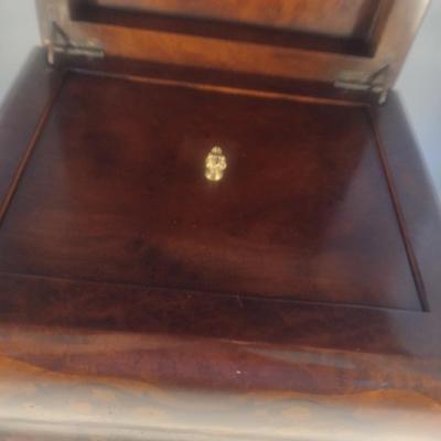 Hand Crafted Burlwood Mahogany English Gentleman's Storage Box by Charles Spencer, 9th Earl Spencer