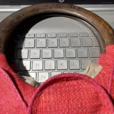 Mar Y Sol Straw Flowered Handbag w/Wood Handles Handmade in Madagascar in Hardly Ever Used Condition.