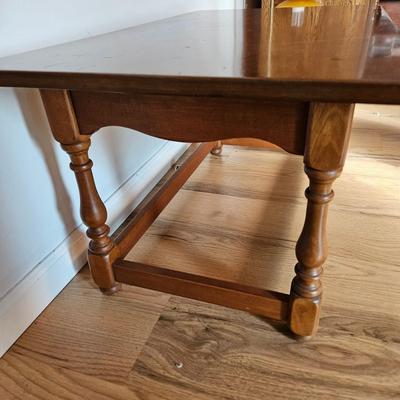 Solid Wood Coffee Table (UD-DW)