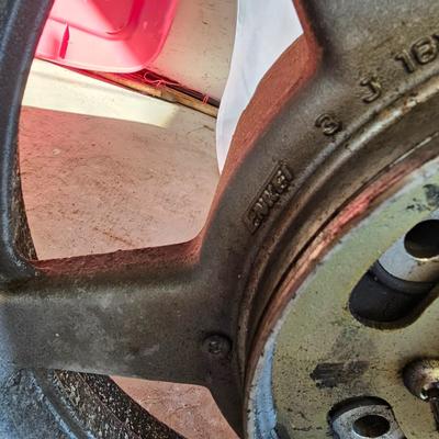 Assorted Automotive Tools & Accessories (G2-JS)