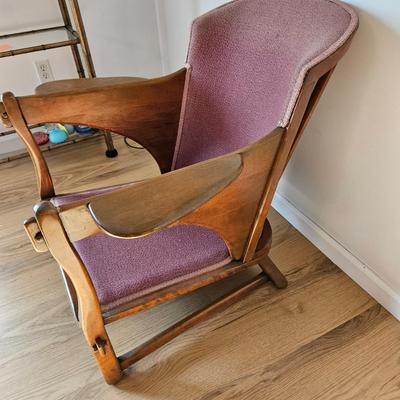Wooden Chair with Upholstered Cushions (UD-DW)