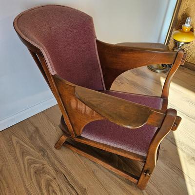 Wooden Chair with Upholstered Cushions (UD-DW)