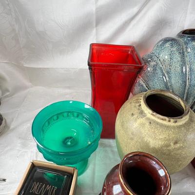Corningwear cassarole and holder, ceramics, glass