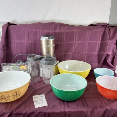 PYREX graduated color bowl set, gold and tan bowl, Nutribullet