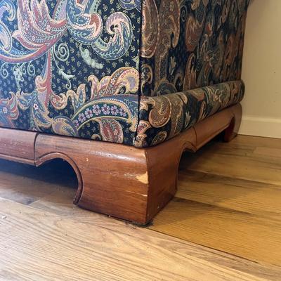Floral and Swirl Patterned Chair and Ottoman (D-DZ)
