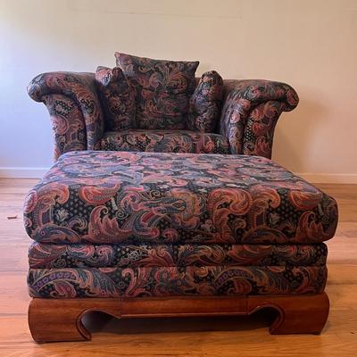 Floral and Swirl Patterned Chair and Ottoman (D-DZ)