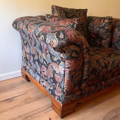 Floral and Swirl Patterned Chair and Ottoman (D-DZ)