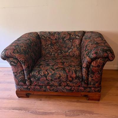 Floral and Swirl Patterned Chair and Ottoman (D-DZ)