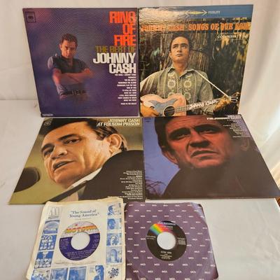 Crosley Turntable and Outlaw Country Style Vinyl (UD-DW)