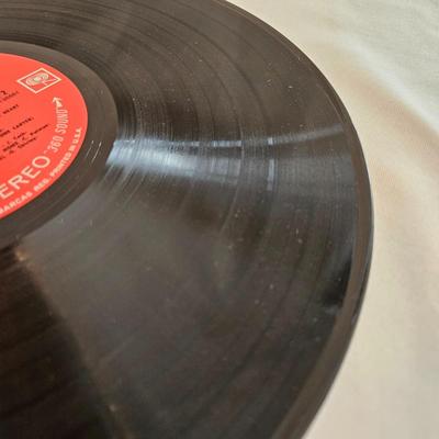 Crosley Turntable and Outlaw Country Style Vinyl (UD-DW)