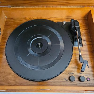 Crosley Turntable and Outlaw Country Style Vinyl (UD-DW)
