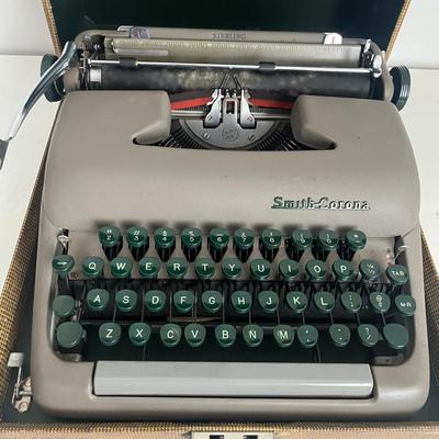 Vintage Smith Corona Sterling Portable Typewriter (UC-MG)